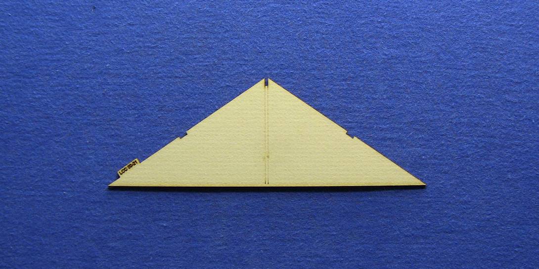 LCC 00-21 OO gauge large size roof support Part of the roof support assembly. For roofs between 77mm and 154mm.
